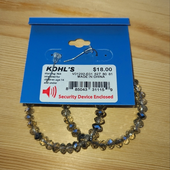 ๐HP๐ NWT SimplyVera Vera Wang Silver & Clear Beaded Hoop Earrings - Picture 4 of 4